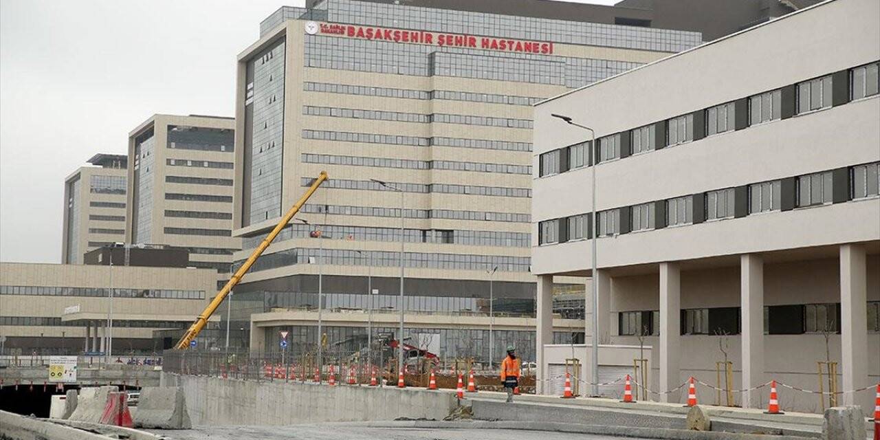 Ulaştırma Ve Altyapı Bakanlığı Başakşehir İkitelli Şehir Hastanesinin Yollarının Yapımına Başladı