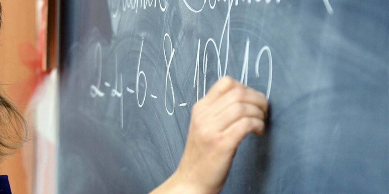Salgın Nedeniyle Öğretmenler Ek Ders Ücretinden Yararlandırılacak