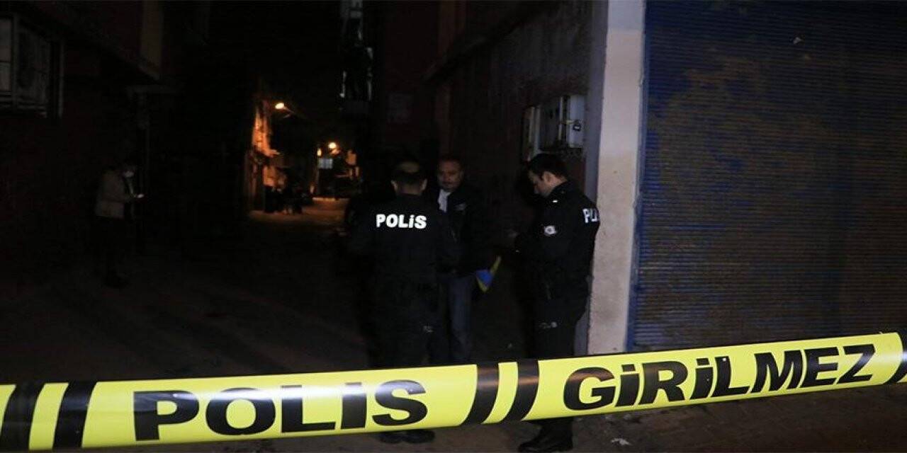 Adana'da Silahlı Saldırıya Uğrayan 2 Kişi Yaralandı