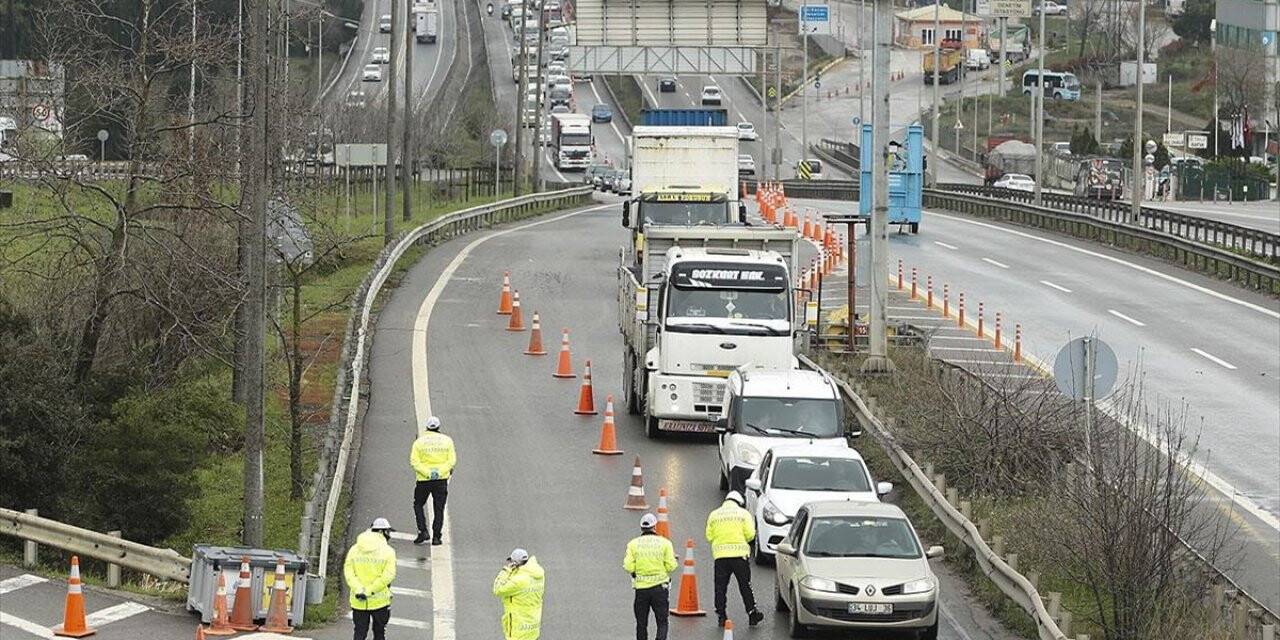İstanbul'un Giriş Ve Çıkışlarında Denetimler Devam Ediyor