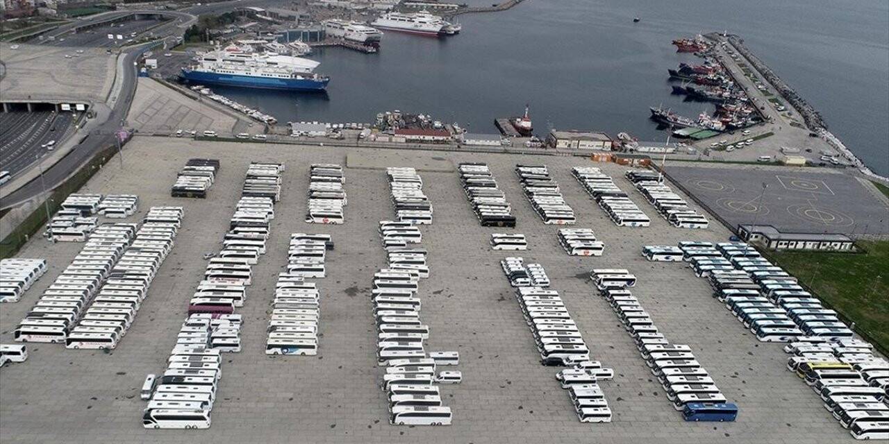Seferleri Durdurulan Otobüsler Yenikapı Miting Alanı'nı Doldurdu