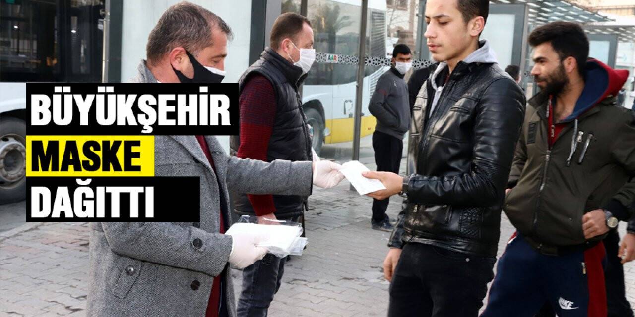 Konya Büyükşehir Belediyesi maske dağıttı