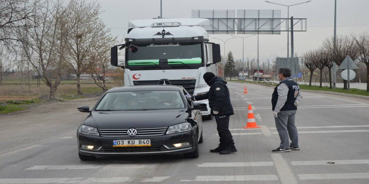 Afyonkarahisar'da Kovid-19 Tedbirlerinin Uygulanmasına Devam Ediliyor