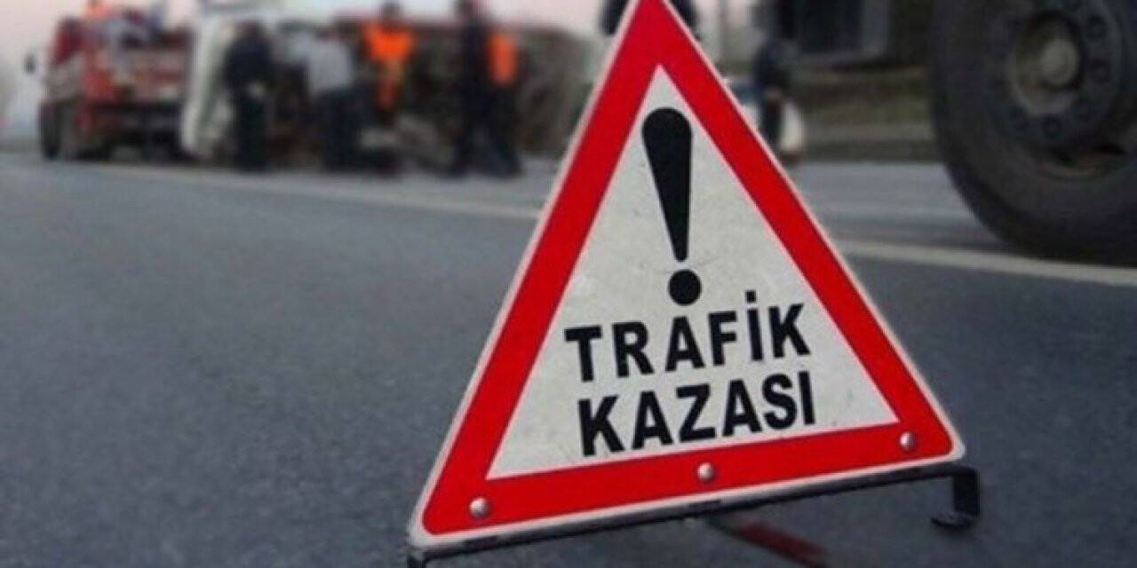 Konya'da Hafif Ticari Araç Şarampole Devrildi: 4 Yaralı
