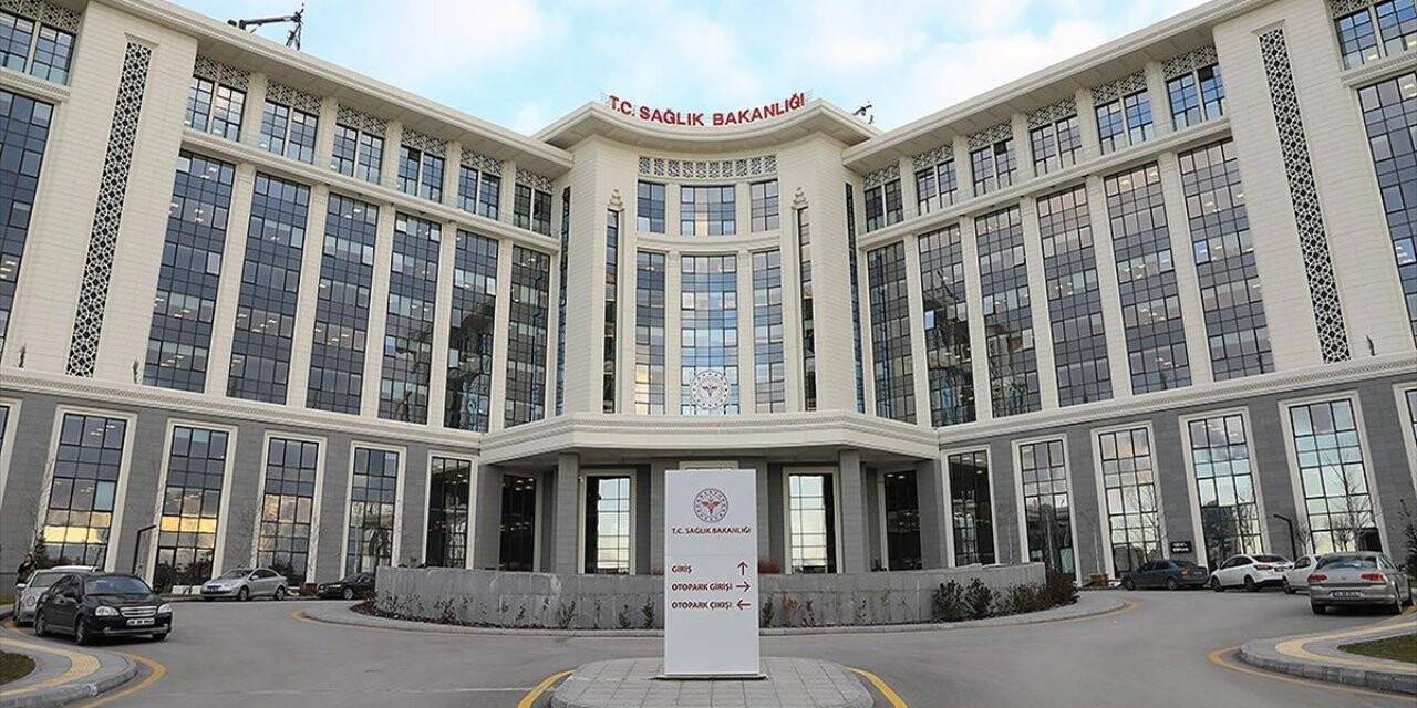 Sağlık Bakanlığı: Türkiye'de Kovid-19'dan İyileşen Hasta Sayısı 1042'ye Ulaştı