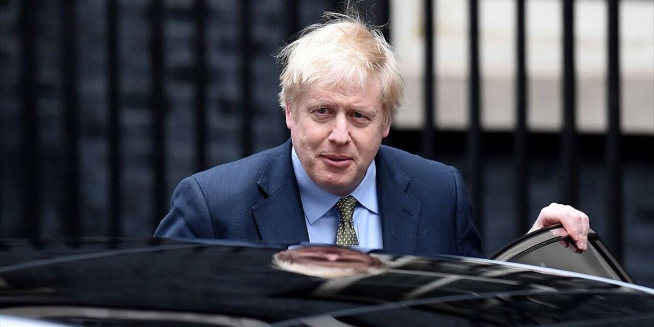 İngiltere Başbakanı Boris Johnson Hastaneye Kaldırıldı