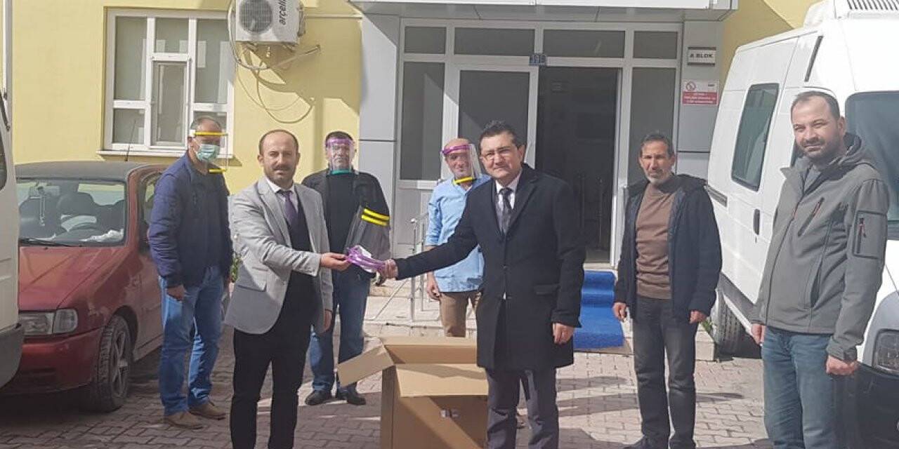 Karapınar'da Öğrenciler Maske Üretiyor