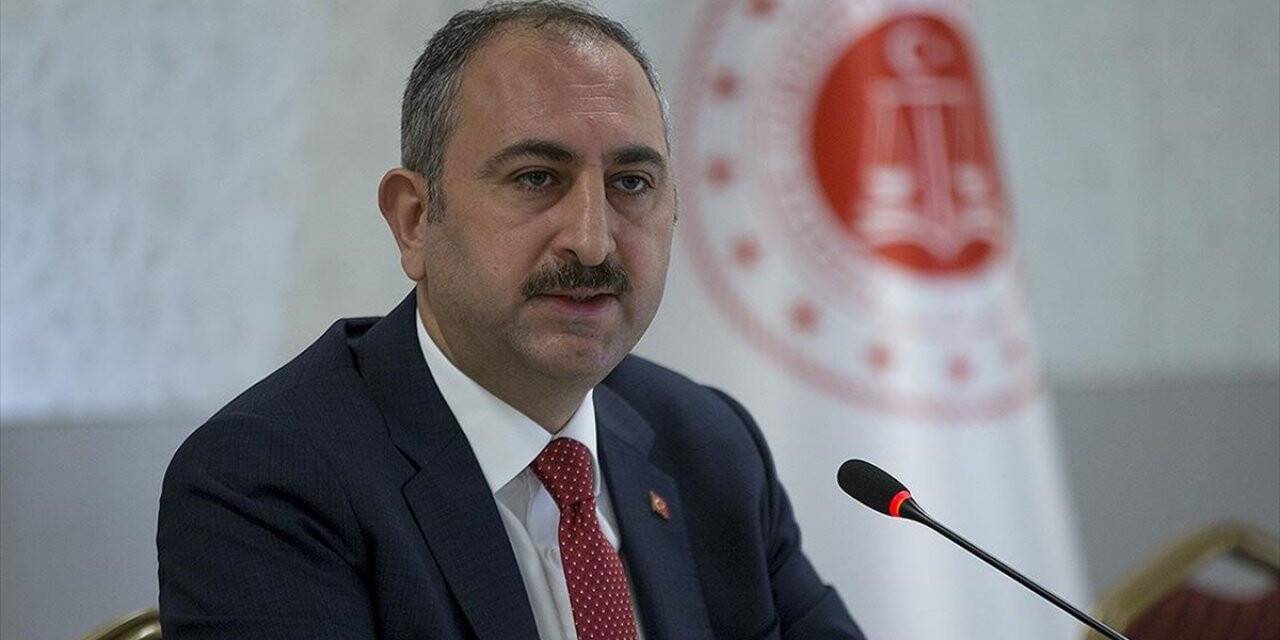 Adalet Bakanı Gül: Kovid-19'la Bağlantılı Olarak 750 Kişi Hakkında Soruşturma Başlatıldı