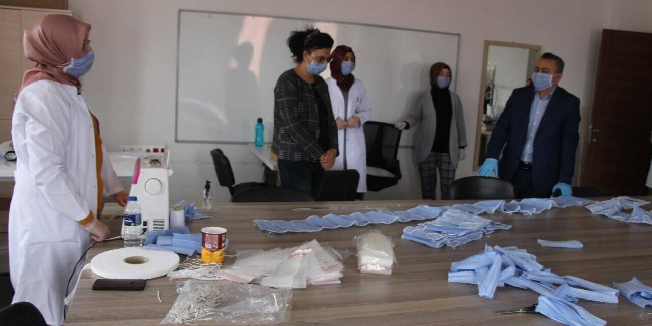 Seydişehir KOMEK'te maske üretimi başladı