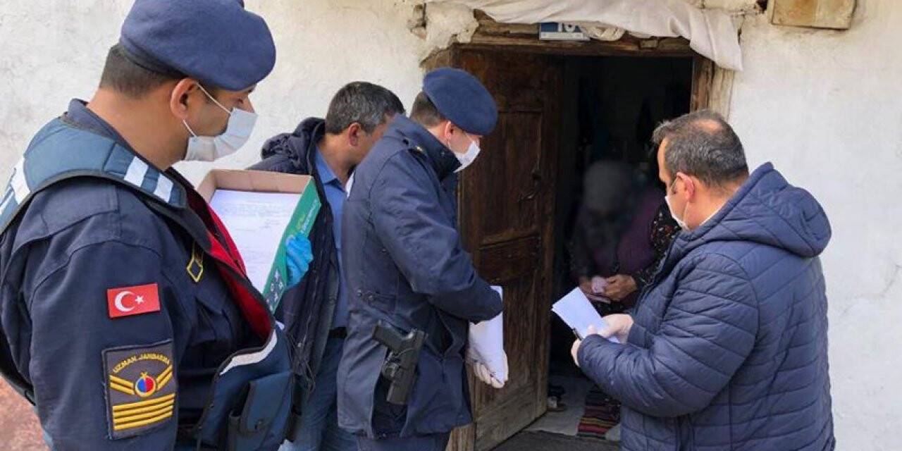 Hadim'de Sosyal Yardımlar evlere elden teslim edildi