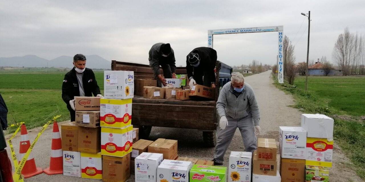 Öğretmenlerden Karantinadaki Mahalleliye Yardım Eli