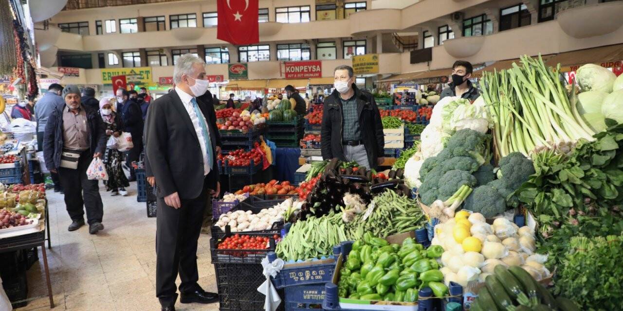 Konya Valisi Toprak'tan Semt Pazarında Koronavirüs Denetimi