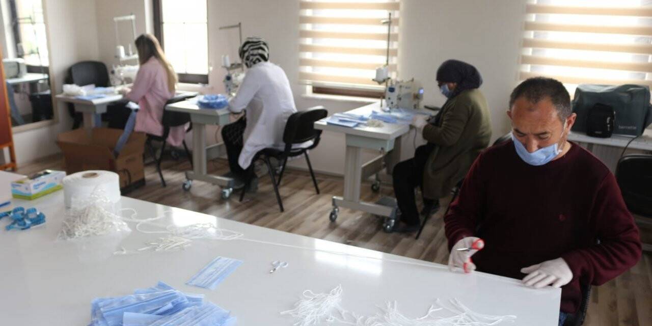Kulu'da maske üretimine başlandı