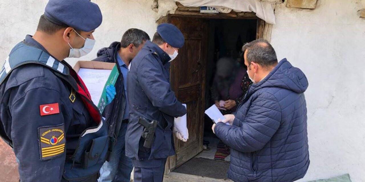 Hadim'de sosyal yardımlar evlere teslim ediliyor