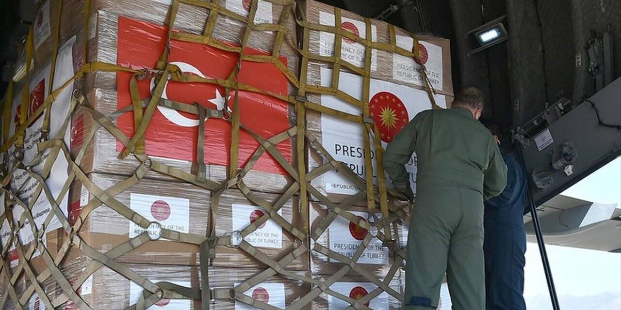 Türkiye'nin Gönderdiği Tıbbi Yardım 5 Balkan Ülkesine Teslim Edildi