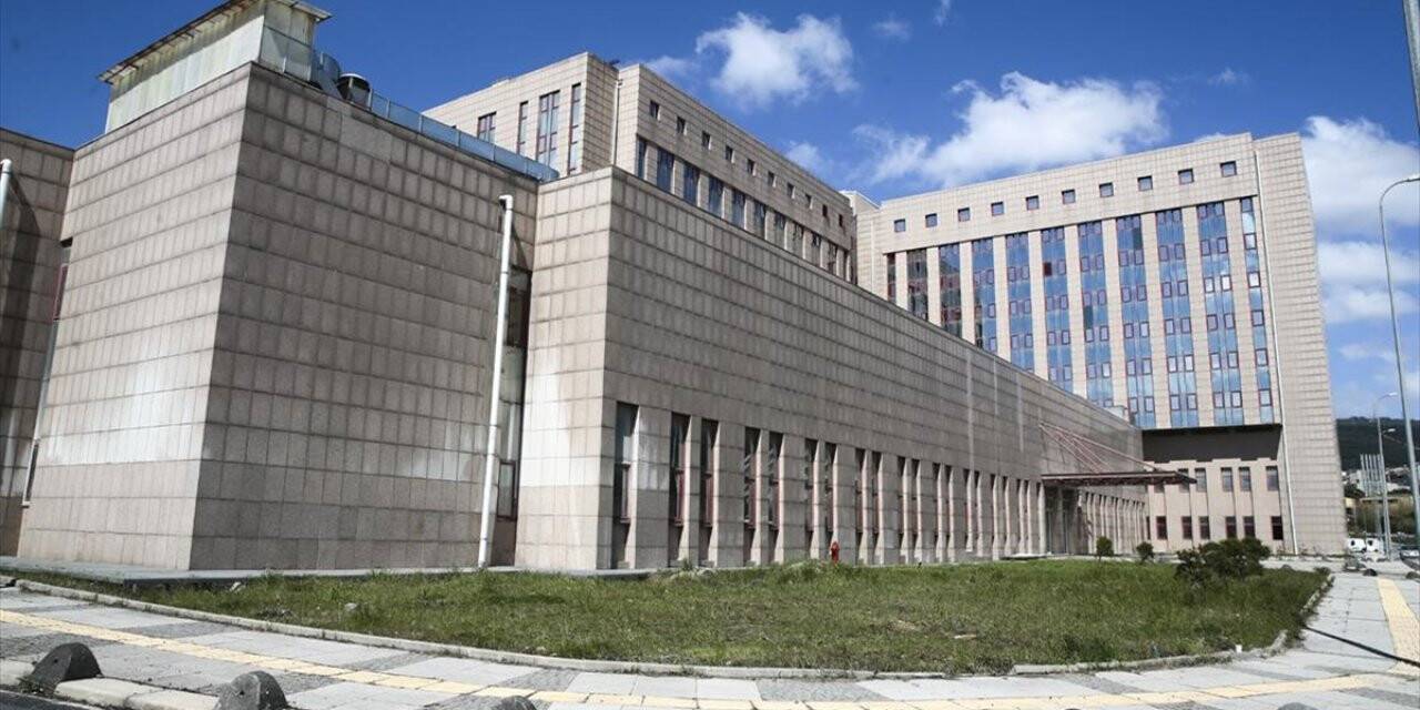 Mü Pendik Başıbüyük Eğitim Ve Araştırma Hastanesi Kovid-19 Pandemisi Kapsamında Hasta Kabulüne Başladı