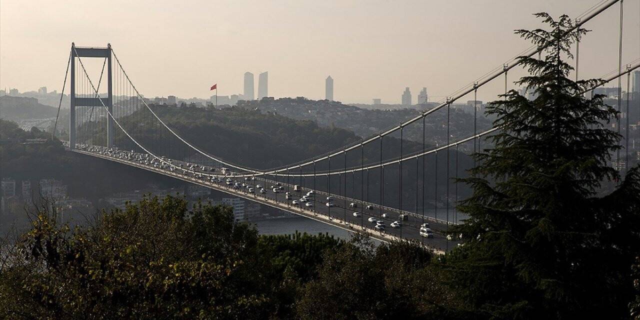 İstanbul'un İki Yakası Arasındaki Araç Geçişi Yüzde 52 Azaldı