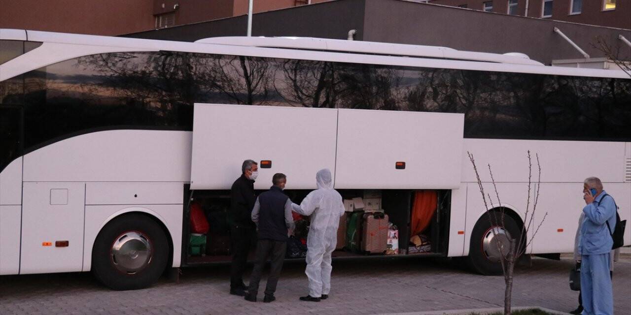 Isparta'da Karantinadaki 39 Umreci Tedavi Edilerek Memleketlerine Gönderildi