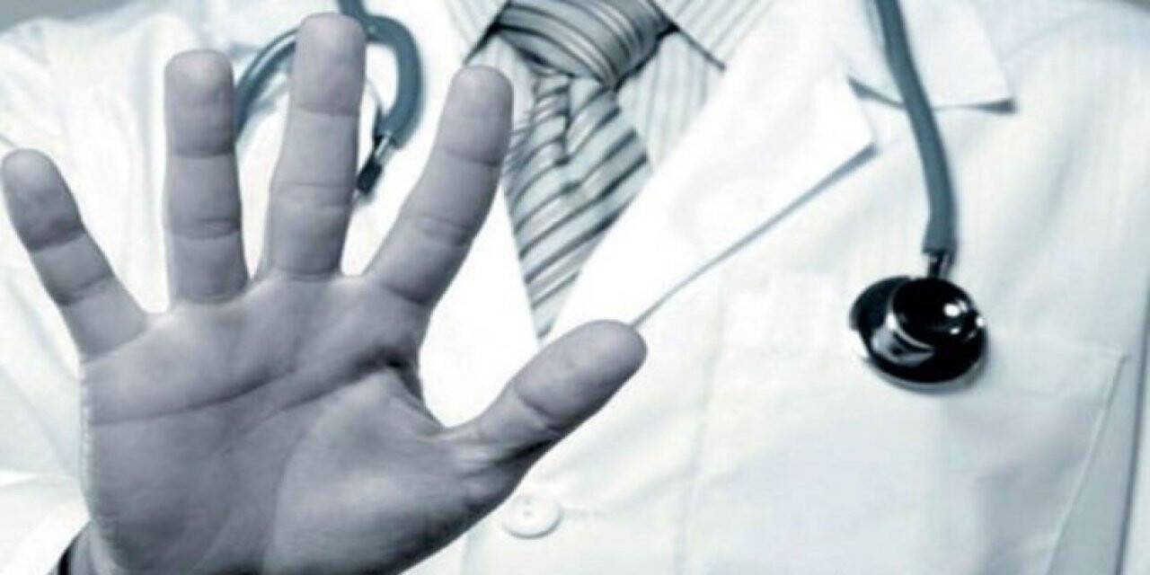 Sağlık çalışanını darp eden 2 kişi tutuklandı