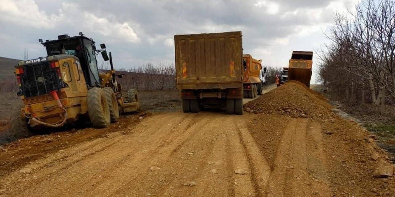 Hüyük’te yol iyileştirme çalışmaları devam ediyor