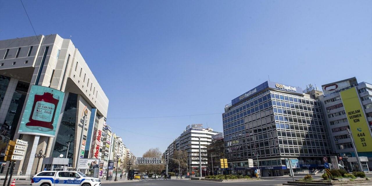 Başkentte Sokağa Çıkma Yasağı Sona Erdi Koronavirüs Tedbirleri Sürüyor