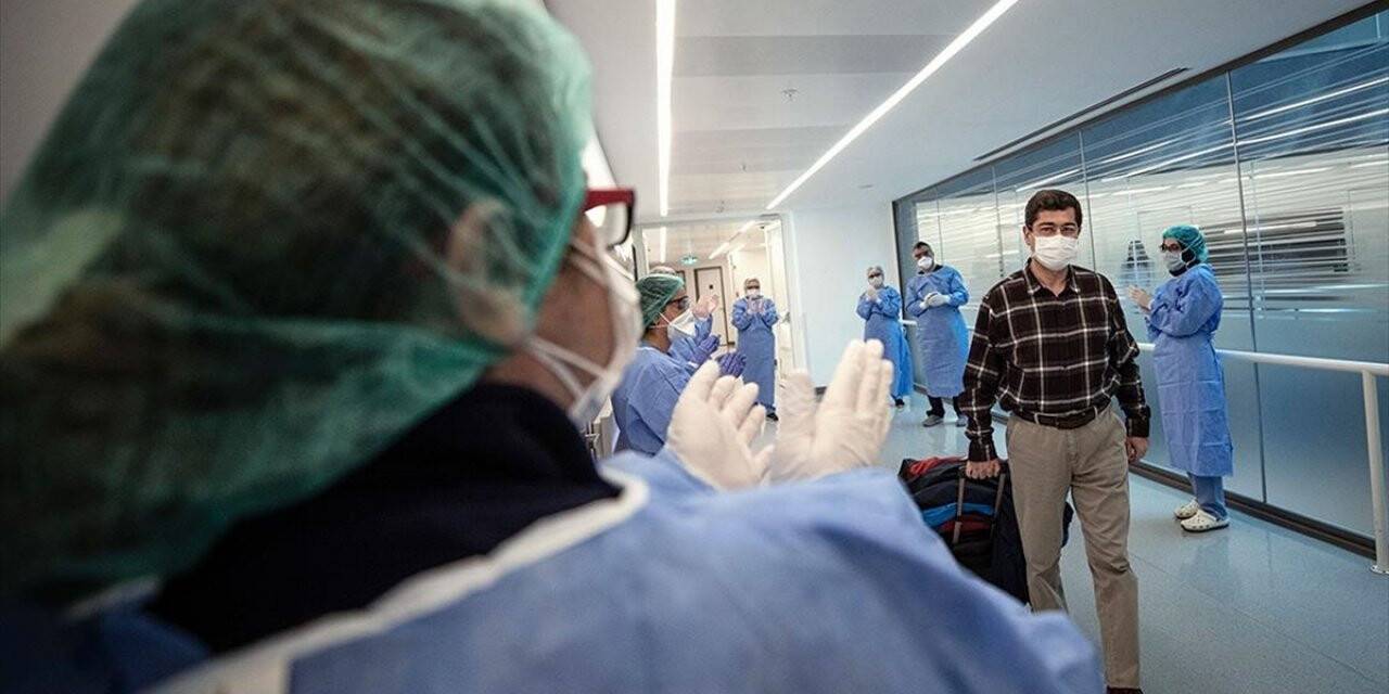 Türkiye'de Kovid-19'dan İyileşen Hasta Sayısı 3 Bin 957'ye Ulaştı