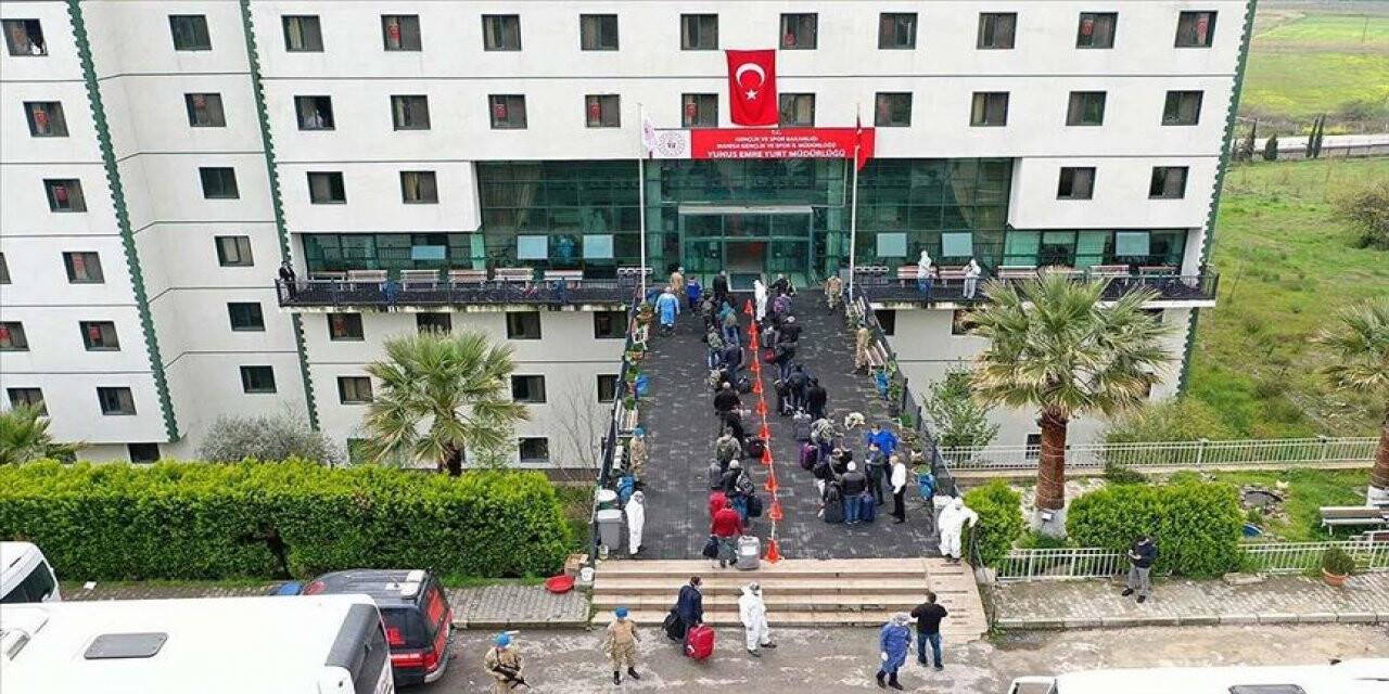 12 Bin 912 Kişi Yurtlarda Karantinada