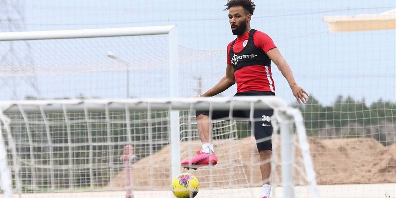 Antalyaspor'dan Nazım Sangare'nin Başka Kulübe Transferine 'yeşil Işık'