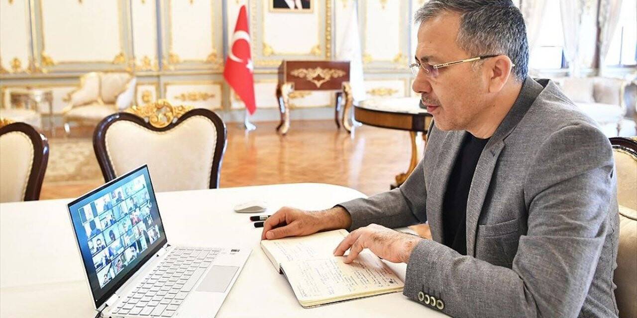 İstanbul Valisi Yerlikaya, Kaymakamlarla Pandemi Çalışmalarını Değerlendirdi