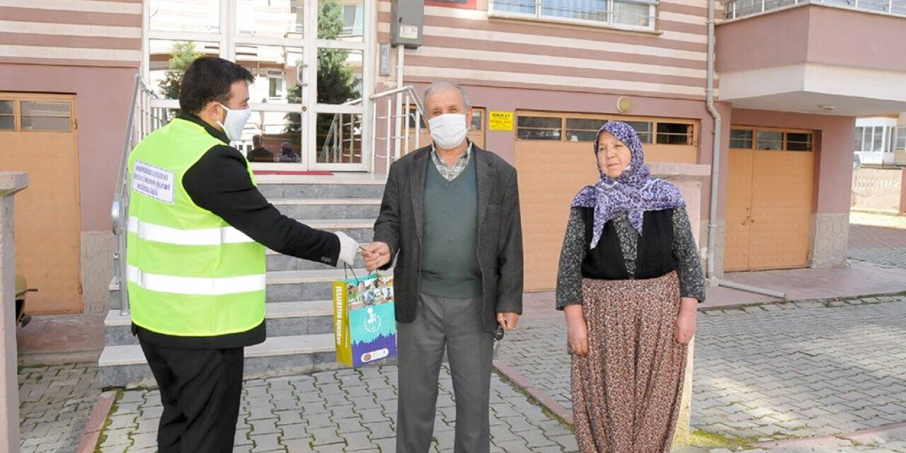 Şehit Ve Gazi Ailelerine Maske Desteği