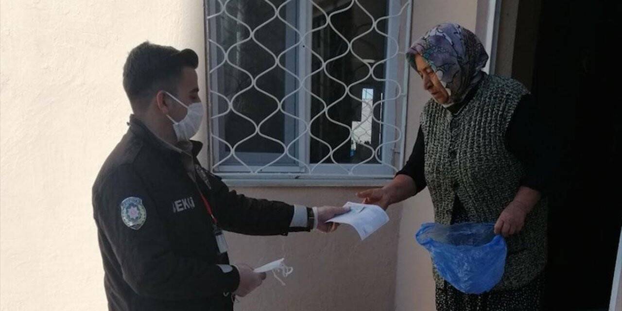 Yumurta Satarak Biriktirdiği Parayı Milli Dayanışma Kampanyası'na Bağışladı