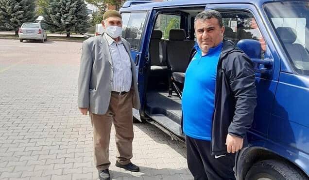 Niyazi Kart’tan yaşlılara vefa