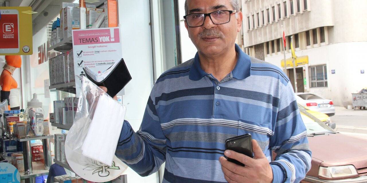 İzmir'de yaklaşık bin 300 eczaneden 650 bin maske dağıtıldı