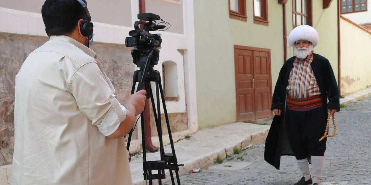 Temsili Nasreddin Hoca'dan "evde Kal" Çağrısı