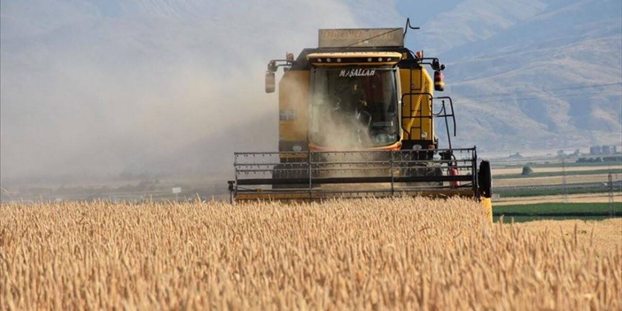 Bakanlıktan Tarladaki Çiftçiye Kovid-19 Uyarısı