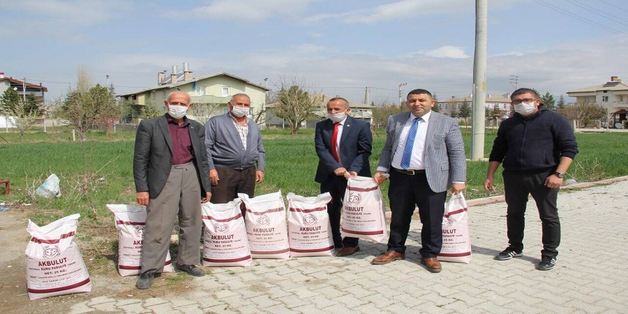 Yalıhüyük Çiftçisine Fasülye Tohumu Desteği