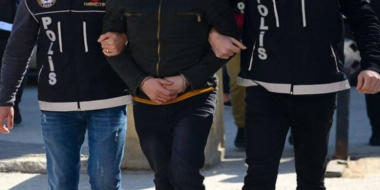 İzmir’de araç satın almak isteyen şahsın 130 bin lirasını gasp ettiler