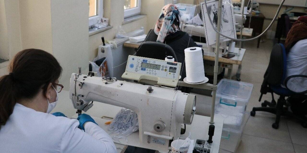 Kız Meslek Lisesinden Günlük 8 Bin Adet Maske