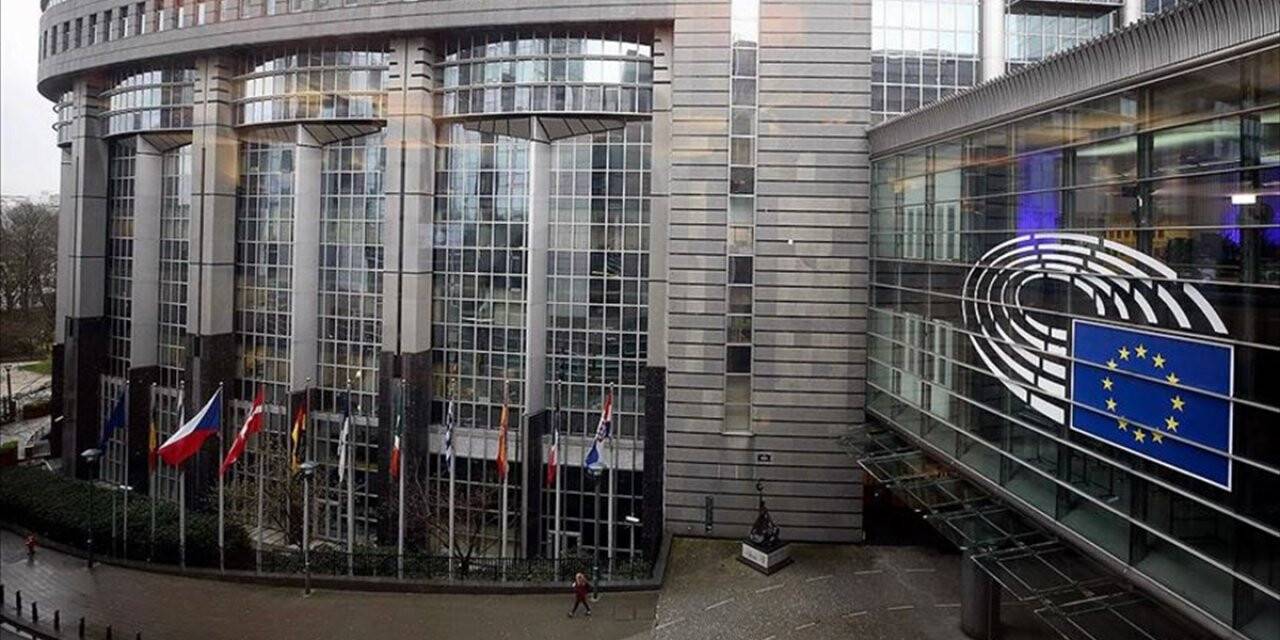 Ab, Ticaret Hacminin 525 Milyar Avro Düşeceğini Öngördü