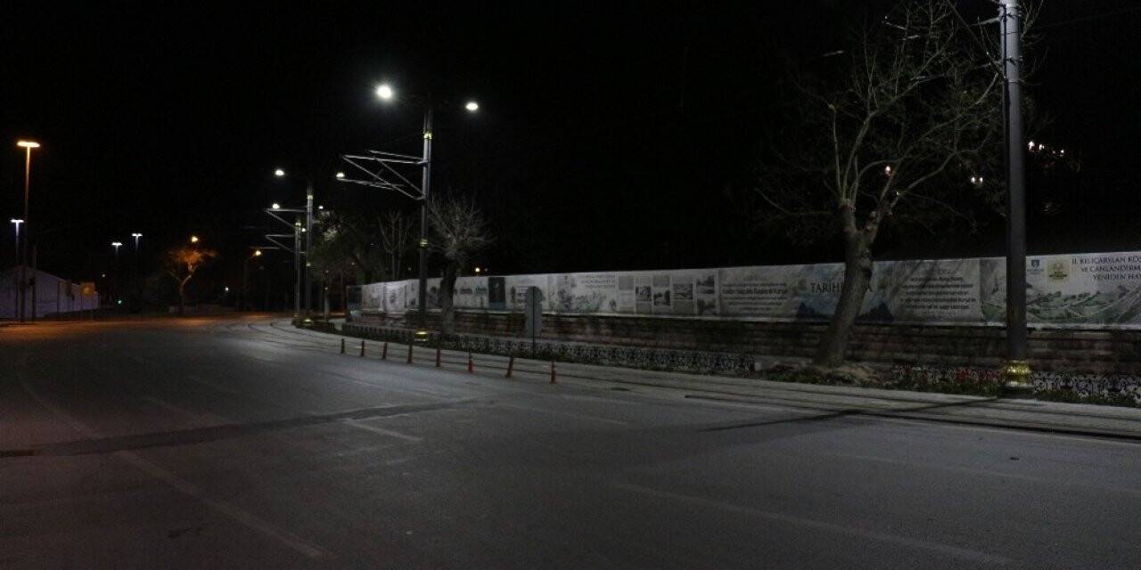 Konya’da Sokaklar Yeniden Sessizliğe Büründü
