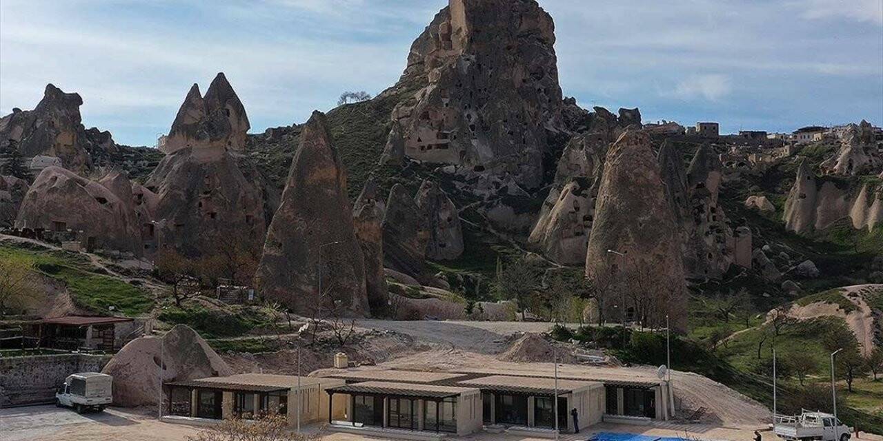 Toki Kapadokya'nın Doğal Yapısına Uygun Dükkanlar Yaptı