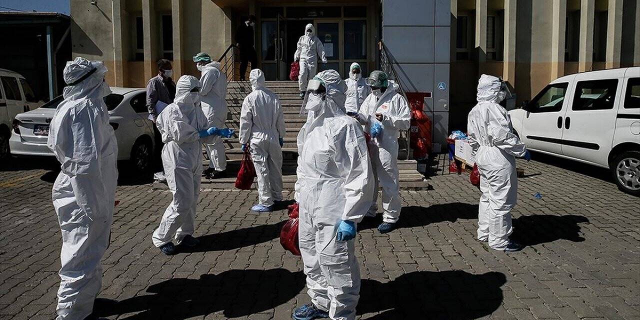 İzmir'deki 422 Kişilik Filyasyon Ekibi 'dedektif' Gibi Çalışıyor