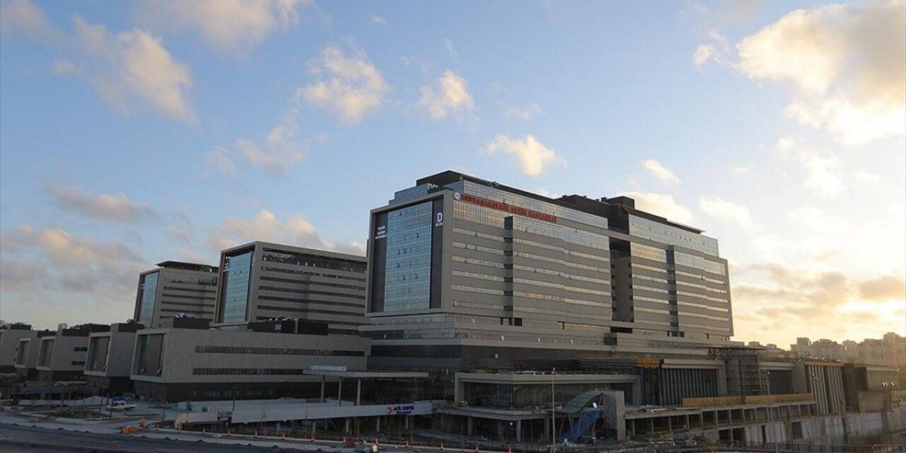 Başakşehir İkitelli Şehir Hastanesi'nin İlk Etabı Hizmete Açıldı