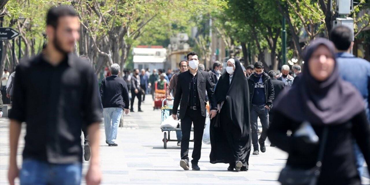 İran'da Kovid-19 Kaynaklı Can Kaybı 5 Bin 297'ye Yükseldi
