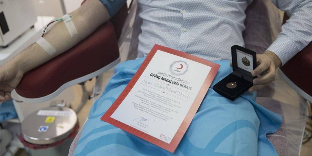 Türk Kızılay'dan İmmün Plazma Bağışı Yapanlara Madalya