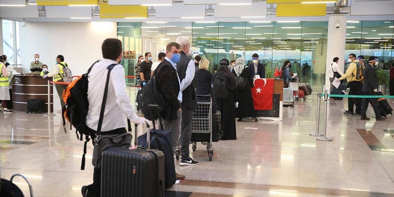 Pakistan'daki 133 Türk Vatandaşı Ülkeden Ayrıldı