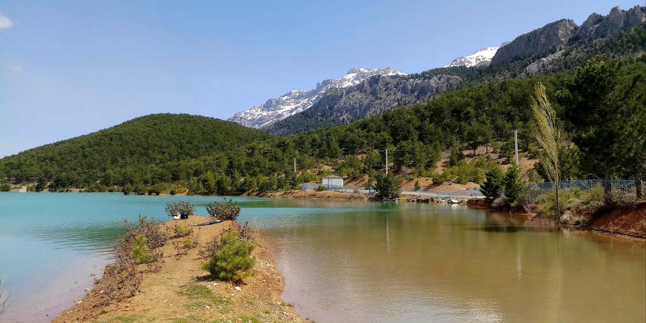 Küpe Dağı'nın Kar Suları ile Oluşan Baraj Gölü