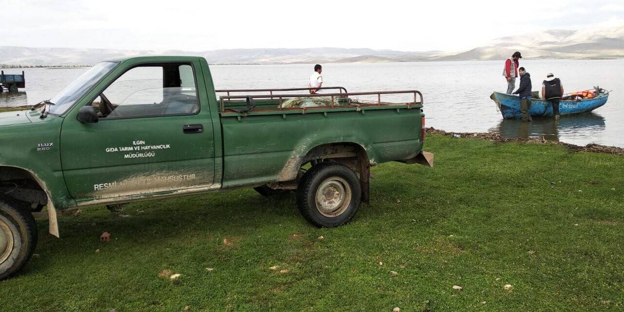 Çavuşçu Gölü'nde Yasak Dönem Denetimleri Sürüyor