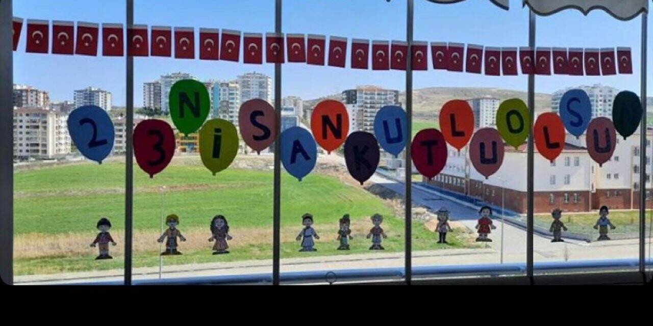 İki Çocuk Annesinin 23 Nisan Coşkusunu Evlere Taşıyan Çağrısına Büyük Destek