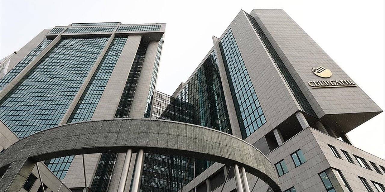 Rus Hükümeti Sberbank'ın Yüzde 50 Hissesini Satın Aldı